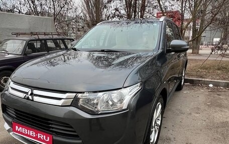 Mitsubishi Outlander III рестайлинг 3, 2014 год, 2 050 000 рублей, 1 фотография