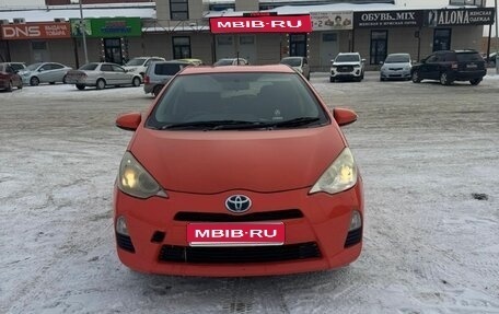 Toyota Aqua I, 2012 год, 895 000 рублей, 1 фотография