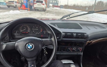 BMW 5 серия, 1991 год, 300 000 рублей, 18 фотография