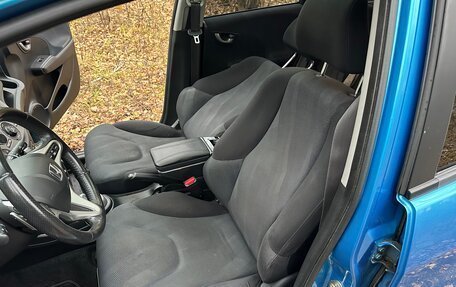 Honda Jazz II рестайлинг, 2009 год, 900 000 рублей, 24 фотография