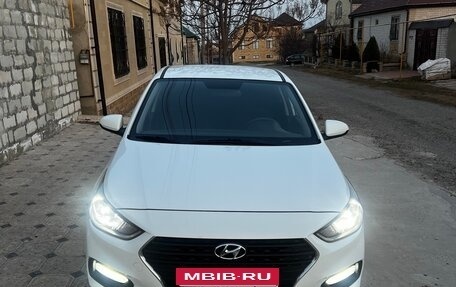 Hyundai Solaris II рестайлинг, 2018 год, 1 200 000 рублей, 5 фотография