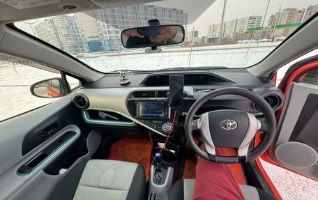 Toyota Aqua I, 2012 год, 895 000 рублей, 20 фотография