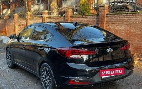 Hyundai Elantra VI рестайлинг, 2019 год, 1 375 000 рублей, 8 фотография