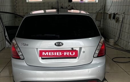 KIA Rio II, 2010 год, 690 000 рублей, 3 фотография