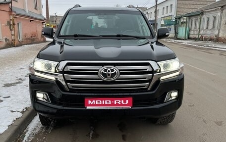 Toyota Land Cruiser 200, 2019 год, 7 900 000 рублей, 1 фотография