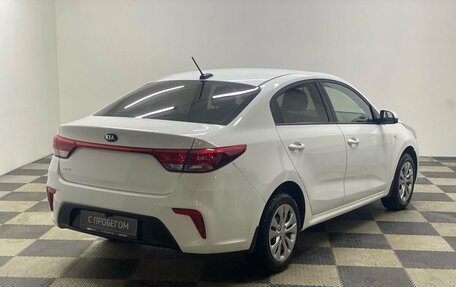 KIA Rio IV, 2018 год, 1 385 000 рублей, 5 фотография