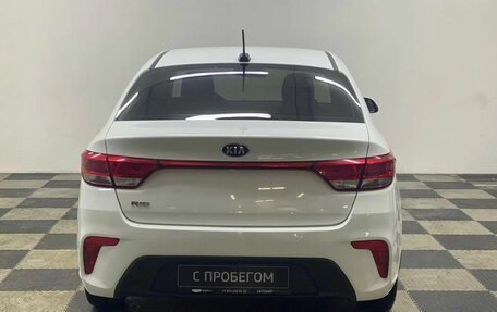 KIA Rio IV, 2018 год, 1 385 000 рублей, 6 фотография