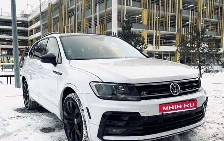 Volkswagen Tiguan II, 2020 год, 3 599 000 рублей, 2 фотография