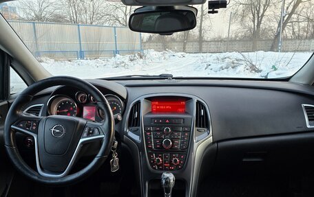 Opel Astra J, 2013 год, 920 000 рублей, 10 фотография