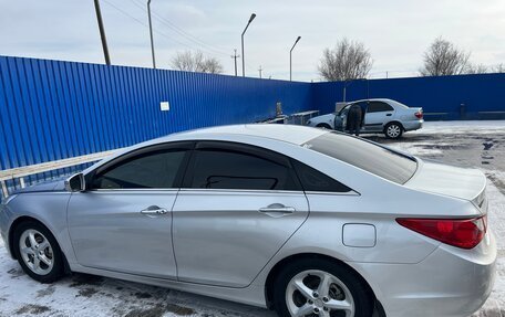 Hyundai Sonata VI, 2010 год, 1 100 000 рублей, 6 фотография