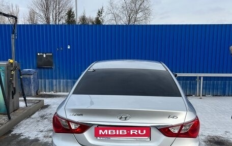 Hyundai Sonata VI, 2010 год, 1 100 000 рублей, 8 фотография