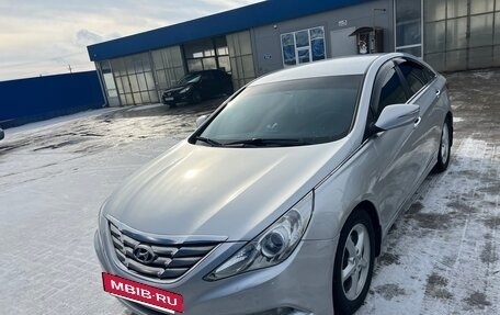 Hyundai Sonata VI, 2010 год, 1 100 000 рублей, 4 фотография