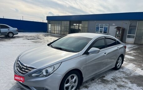 Hyundai Sonata VI, 2010 год, 1 100 000 рублей, 5 фотография