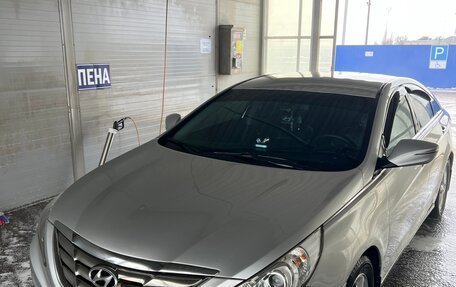 Hyundai Sonata VI, 2010 год, 1 100 000 рублей, 26 фотография