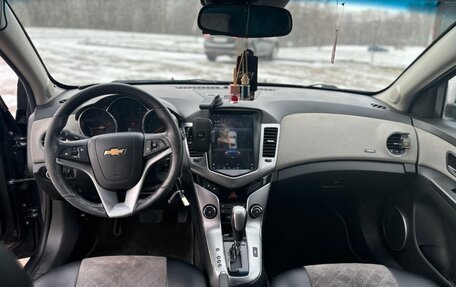 Chevrolet Cruze II, 2011 год, 850 000 рублей, 2 фотография