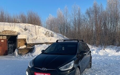 Hyundai Solaris II рестайлинг, 2013 год, 950 000 рублей, 1 фотография