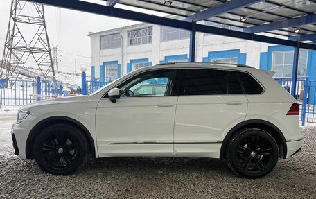 Volkswagen Tiguan II, 2018 год, 2 899 000 рублей, 2 фотография