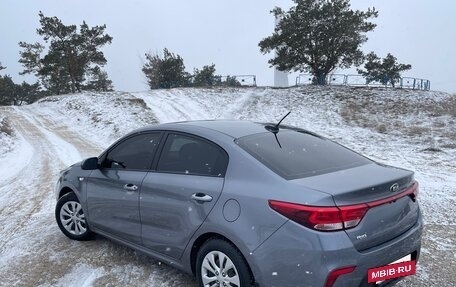 KIA Rio IV, 2018 год, 1 620 000 рублей, 3 фотография