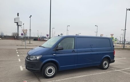 Volkswagen Transporter T6 рестайлинг, 2019 год, 3 600 000 рублей, 5 фотография