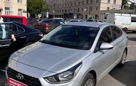 Hyundai Solaris II рестайлинг, 2019 год, 1 650 000 рублей, 4 фотография