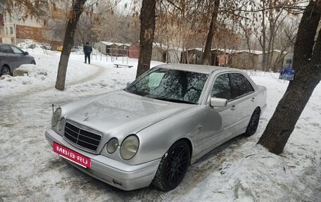 Mercedes-Benz E-Класс, 1997 год, 500 000 рублей, 5 фотография