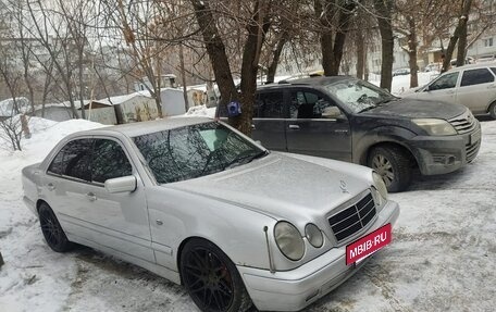 Mercedes-Benz E-Класс, 1997 год, 500 000 рублей, 2 фотография