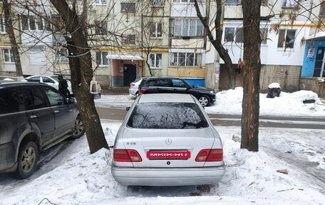 Mercedes-Benz E-Класс, 1997 год, 500 000 рублей, 7 фотография