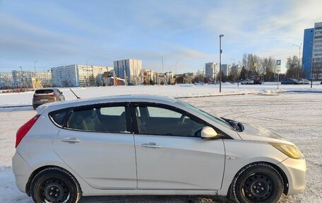 Hyundai Solaris II рестайлинг, 2012 год, 575 000 рублей, 5 фотография