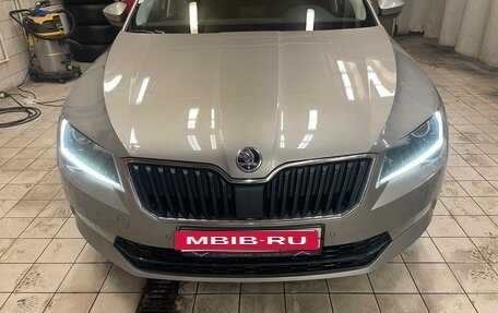 Skoda Superb III рестайлинг, 2018 год, 1 950 000 рублей, 9 фотография