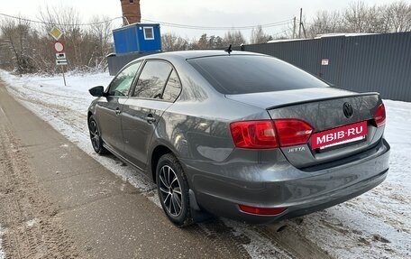 Volkswagen Jetta VI, 2012 год, 1 100 000 рублей, 3 фотография