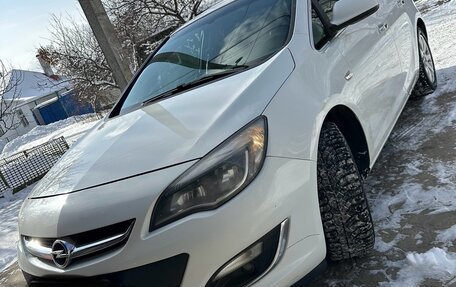 Opel Astra J, 2013 год, 950 000 рублей, 2 фотография