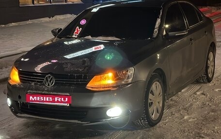 Volkswagen Jetta VI, 2013 год, 550 000 рублей, 2 фотография