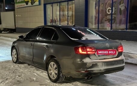 Volkswagen Jetta VI, 2013 год, 550 000 рублей, 3 фотография