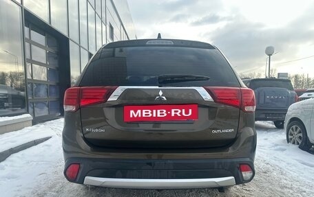 Mitsubishi Outlander III рестайлинг 3, 2018 год, 1 799 000 рублей, 5 фотография