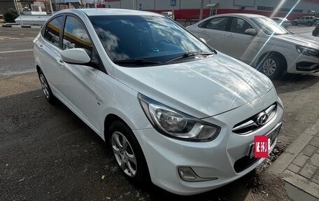 Hyundai Solaris II рестайлинг, 2012 год, 1 060 000 рублей, 3 фотография