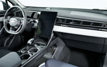 Geely Atlas, 2024 год, 17 фотография