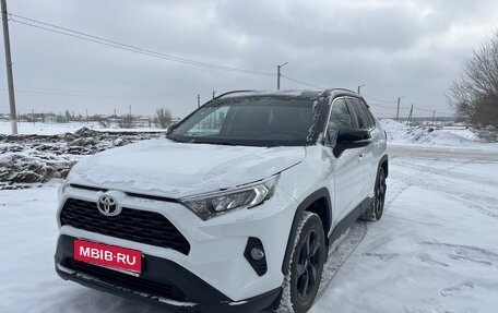 Toyota RAV4, 2021 год, 3 600 000 рублей, 1 фотография