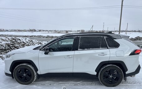 Toyota RAV4, 2021 год, 3 600 000 рублей, 7 фотография