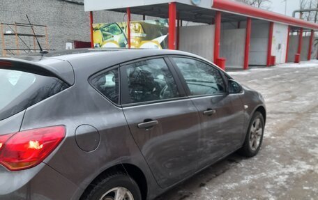 Opel Astra J, 2011 год, 720 000 рублей, 4 фотография