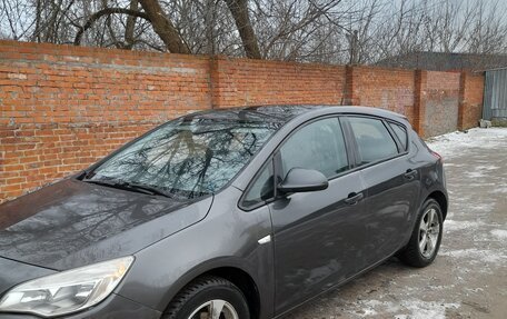 Opel Astra J, 2011 год, 720 000 рублей, 2 фотография