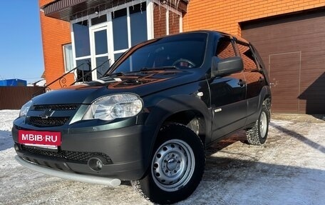 Chevrolet Niva I рестайлинг, 2016 год, 760 000 рублей, 2 фотография