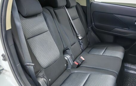 Mitsubishi Outlander III рестайлинг 3, 2013 год, 1 398 000 рублей, 9 фотография