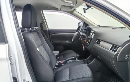 Mitsubishi Outlander III рестайлинг 3, 2013 год, 1 398 000 рублей, 8 фотография