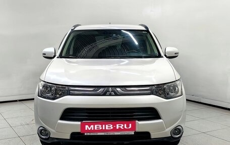 Mitsubishi Outlander III рестайлинг 3, 2013 год, 1 398 000 рублей, 3 фотография