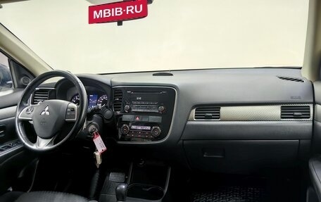 Mitsubishi Outlander III рестайлинг 3, 2013 год, 1 398 000 рублей, 13 фотография