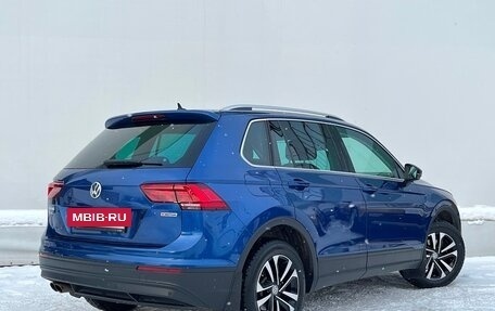 Volkswagen Tiguan II, 2019 год, 2 227 800 рублей, 2 фотография