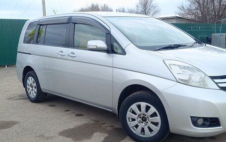 Toyota ISis I, 2012 год, 1 390 000 рублей, 2 фотография