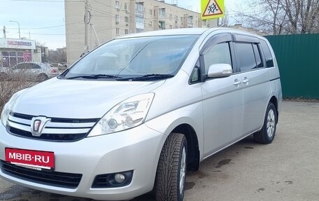 Toyota ISis I, 2012 год, 1 390 000 рублей, 3 фотография