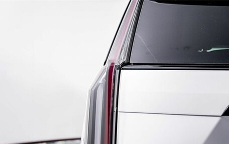 Cadillac Escalade V, 2025 год, 25 500 000 рублей, 21 фотография