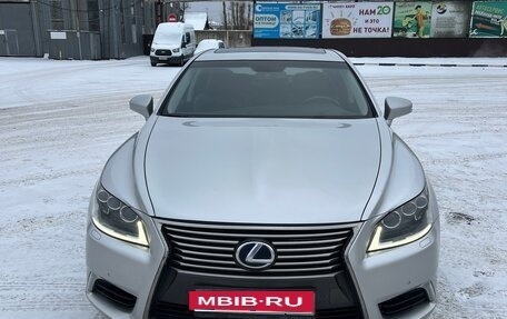 Lexus LS IV, 2013 год, 3 300 000 рублей, 1 фотография